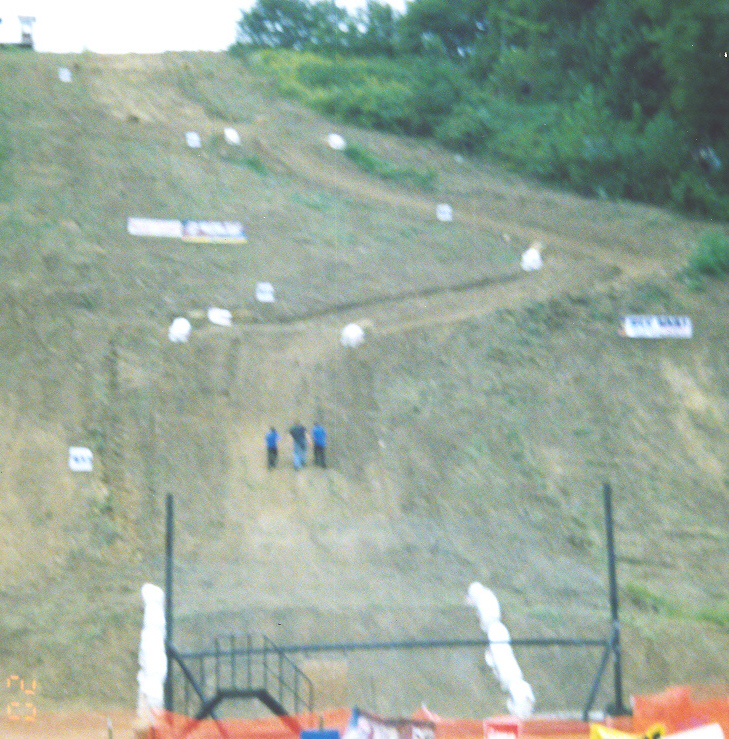 AMATEURS LOVE NASHVILLE HILL